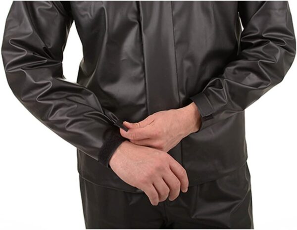51i8aKOAKDL._AC_SL1200_.jpg Conjunto Capa de chuva Motoqueiro Tamanho P PVC 0,28mm Combate Com Gola Masculino Preto Pioneira - 2900-M-PRE-P