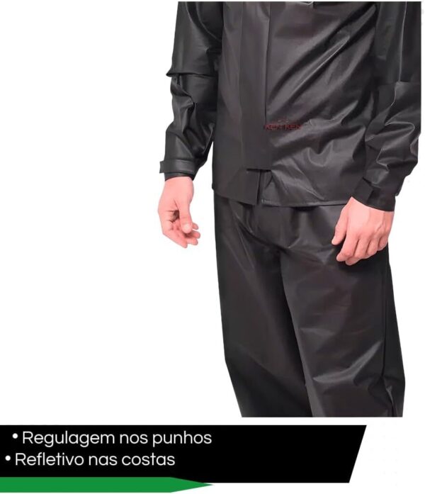 51vjasGiH6L._AC_SL1200_.jpg Conjunto Capa de chuva Motoqueiro Tamanho M PVC 0,28mm Combate Com Gola Masculino Preto Pioneira - 2900-M-PRE-M