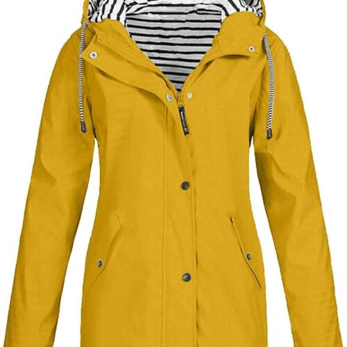 61qbUMl4KhL._AC_SL1024_.jpg Casaco feminino de chuva liso Bigfanshu Parka para uso ao ar livre, plus size, impermeável, com capuz, à prova de vento