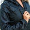 Jaqueta Feminina Corta Vento Impermeável com Forro e Capuz – Esportiva, Casual, Leve e Resistente à Água – Marca Lufran – Preta do P ao EG
