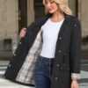 81cpQiKruL._AC_SL1500_.jpg Casaco de chuva feminino à prova d'água leve com capuz para uso ao ar livre casaco trench coat P-2GG