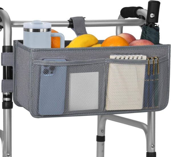 71fKuO7ZErL._AC_SL1500_.jpg Cesta para andador dobrável com suporte de copo, bolsa de armazenamento dobrável removível, grande capacidade de armazenamento para idosos, acessório de transporte, Cinza, 16.5 inches (L) x 5.7 inches